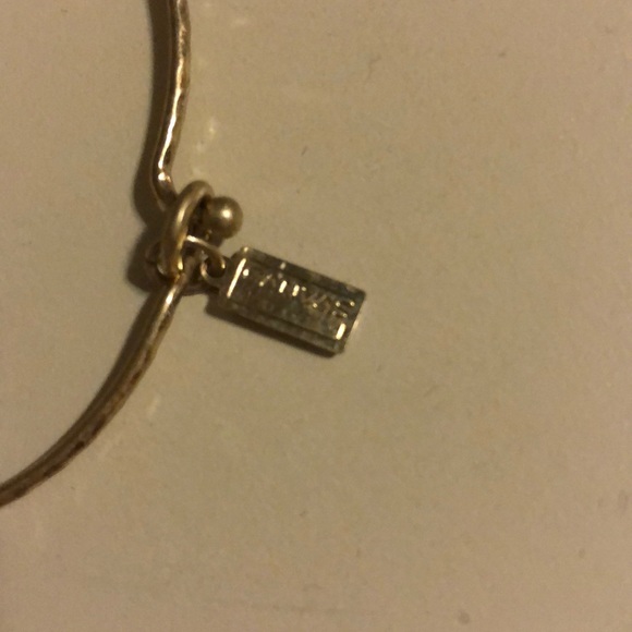 Set of three bracelets. - Picture 3 of 4